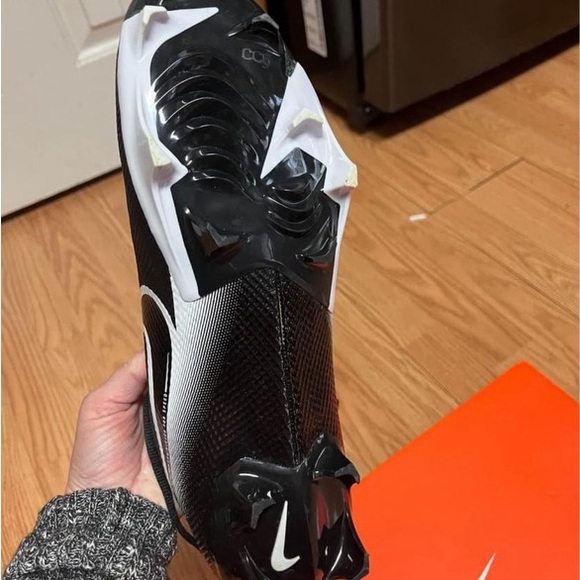 Nike football cleats - Picture 4 of 4